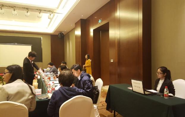 图为4月19日下午分会场文秘1332班刘娟在会场进行会议速录 图为4月19日下午分会场文秘1332班刘娟在会场进行会议速录