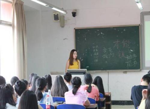 图3 湖南省贸促会徐珍妮 图3 湖南省贸促会徐珍妮